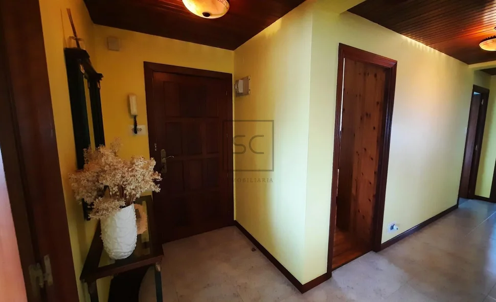 Amplio piso zona ayuntamiento narón