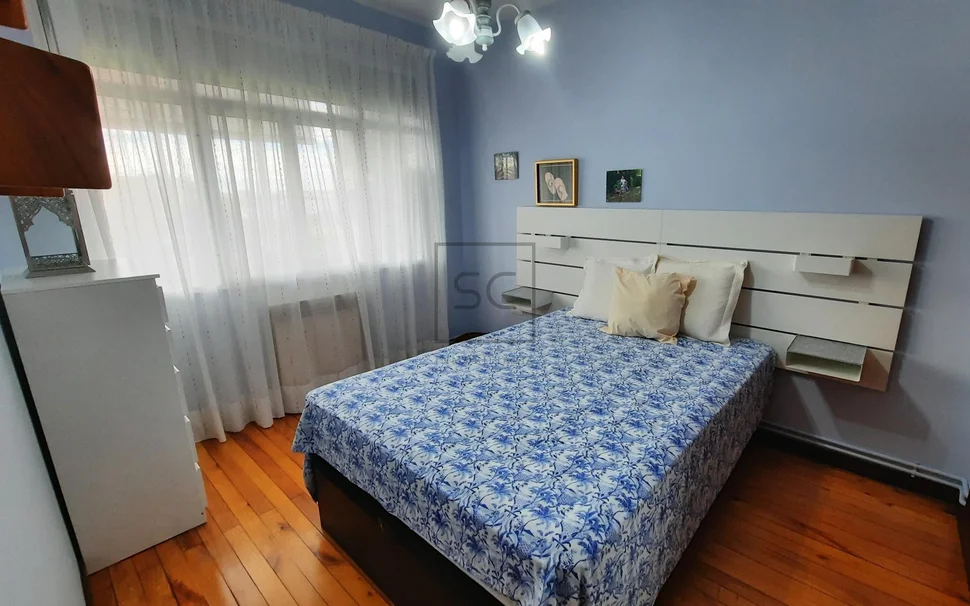 Amplio piso zona ayuntamiento narón