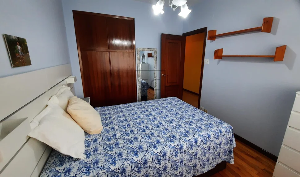 Amplio piso zona ayuntamiento narón