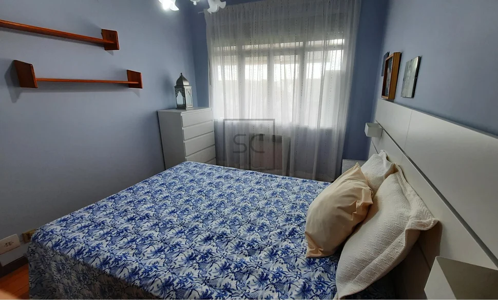 Amplio piso zona ayuntamiento narón