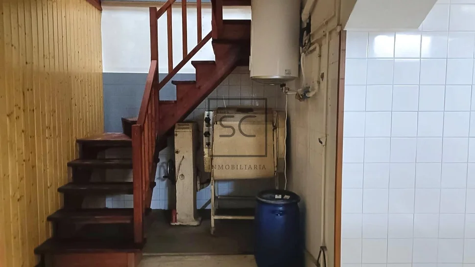 Local comercial con sótano en porta nova, ferrol