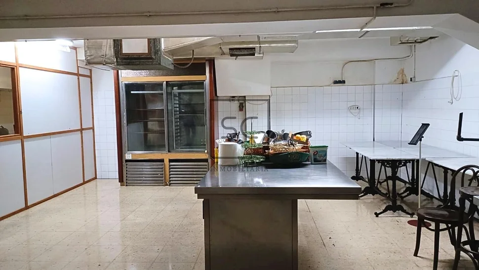 Local comercial con sótano en porta nova, ferrol