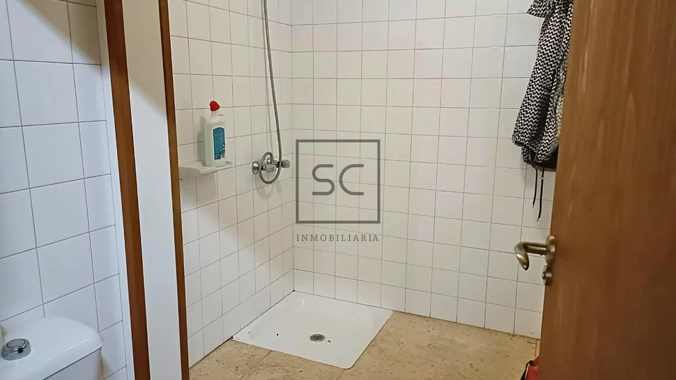 Local comercial con sótano en porta nova, ferrol