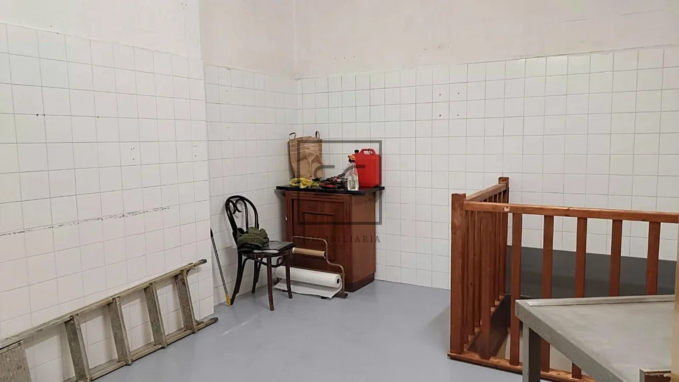 Local comercial con sótano en porta nova, ferrol