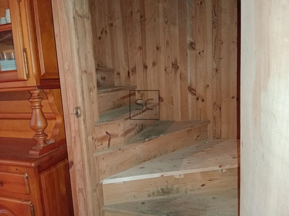 Casa de piedra con hórreo y finca en ferreira-san sadurniño