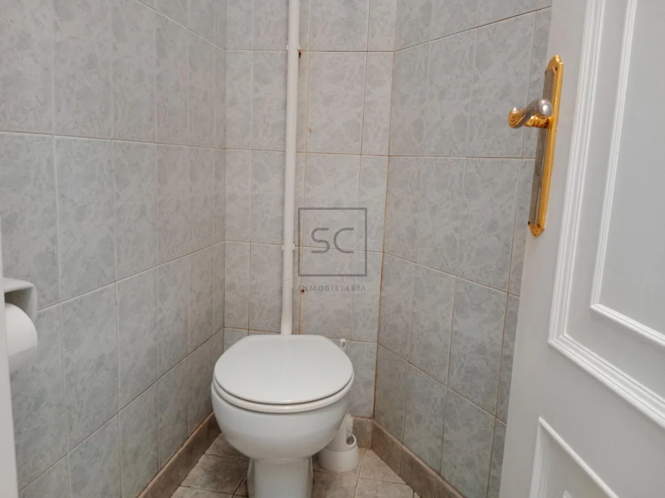 Vivienda con local comercial en baio-zas