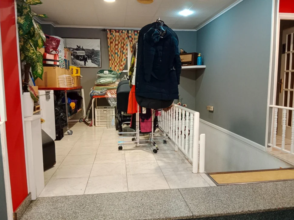 Vivienda con local comercial en baio-zas