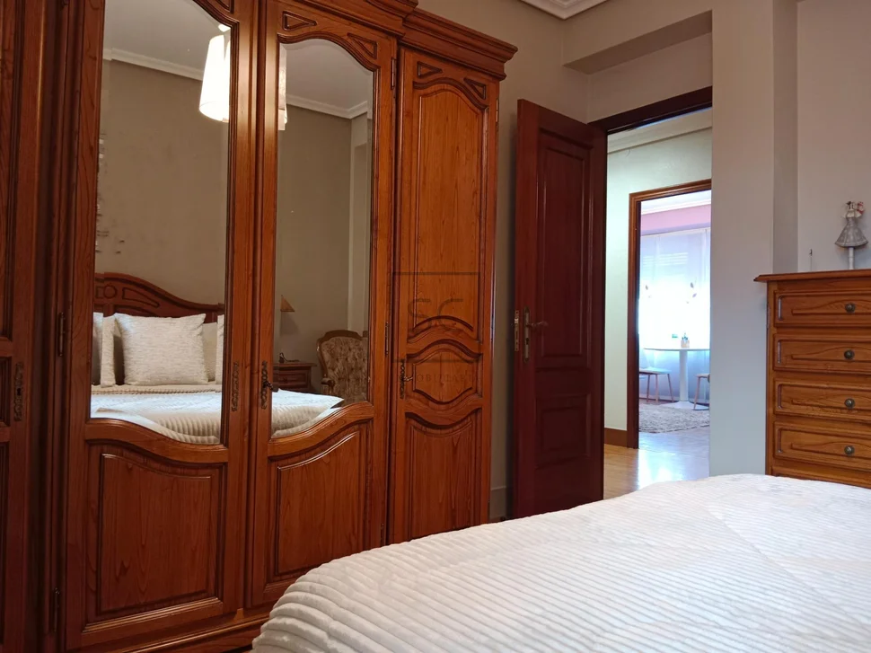 Vivienda con local comercial en baio-zas