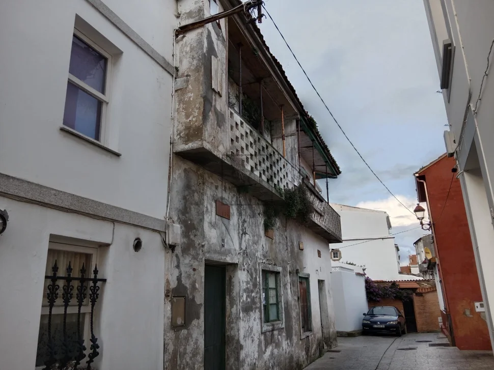 Adosado para reformar en cedeira