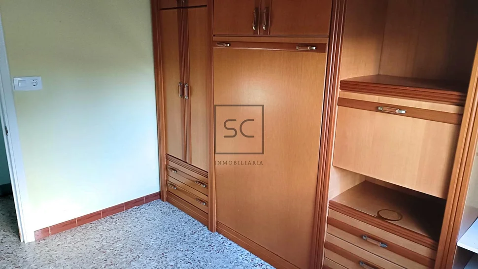 Amplia casa con 6 habitaciones en san sadurniño