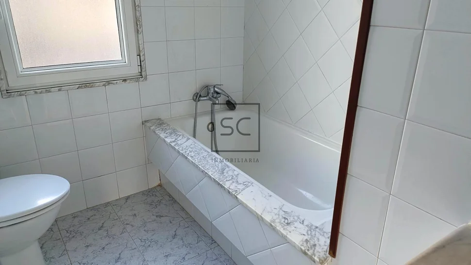 Amplia casa con 6 habitaciones en san sadurniño