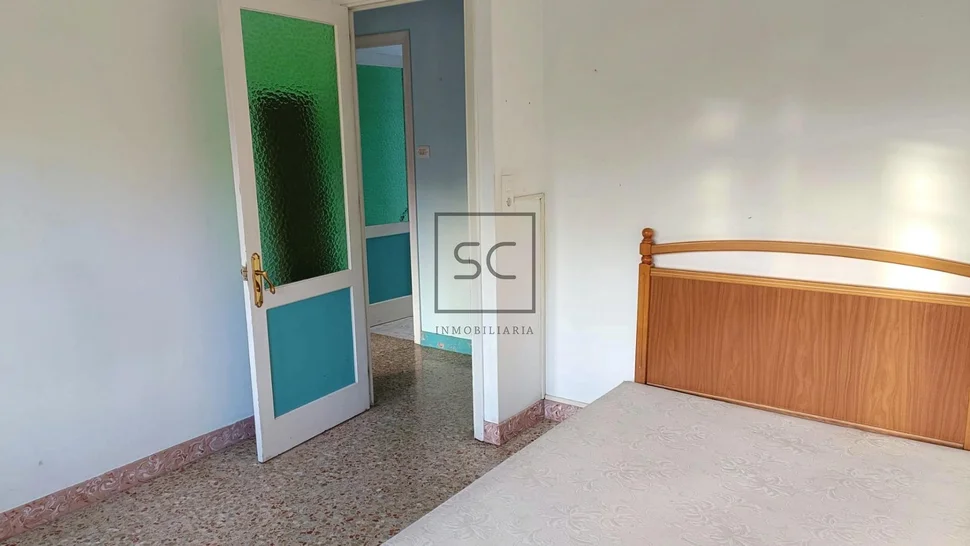 Amplia casa con 6 habitaciones en san sadurniño