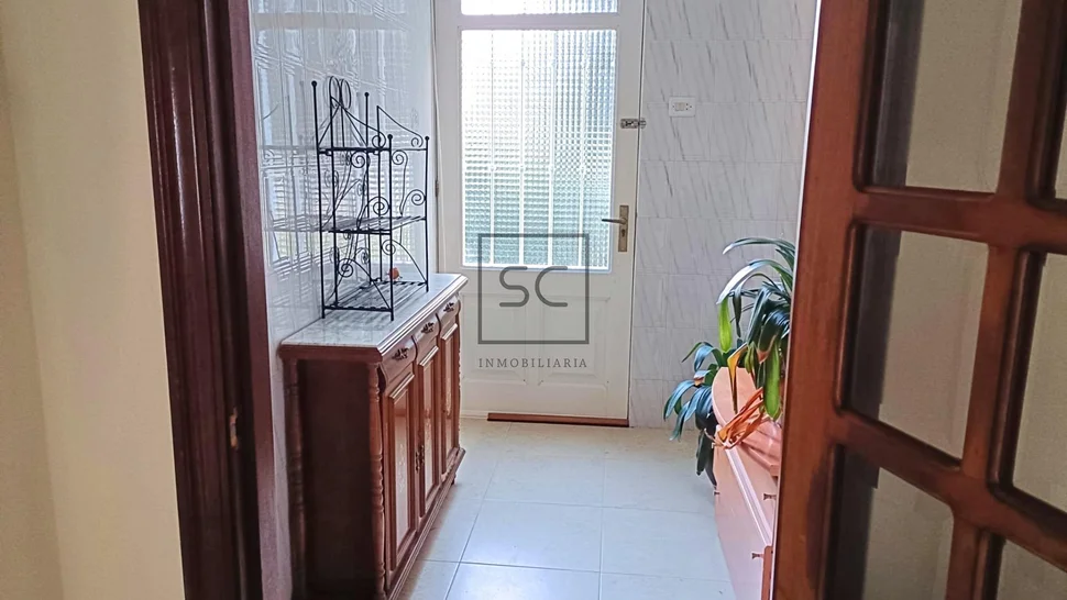 Amplia casa con 6 habitaciones en san sadurniño