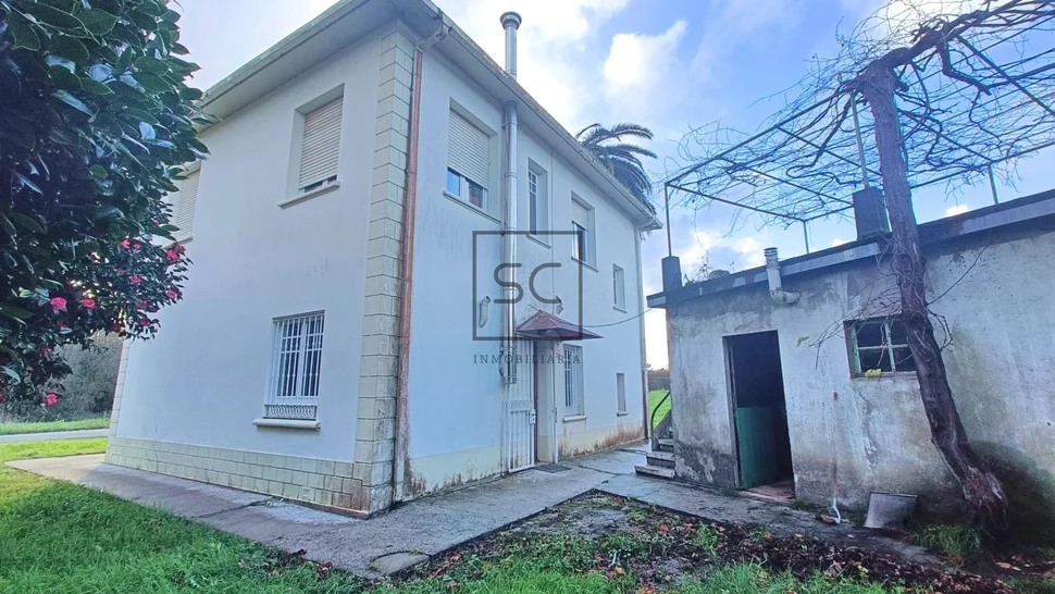 Amplia casa con 6 habitaciones en san sadurniño