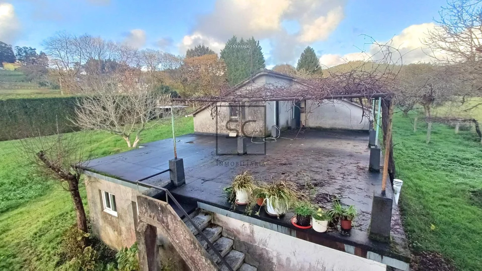 Amplia casa con 6 habitaciones en san sadurniño