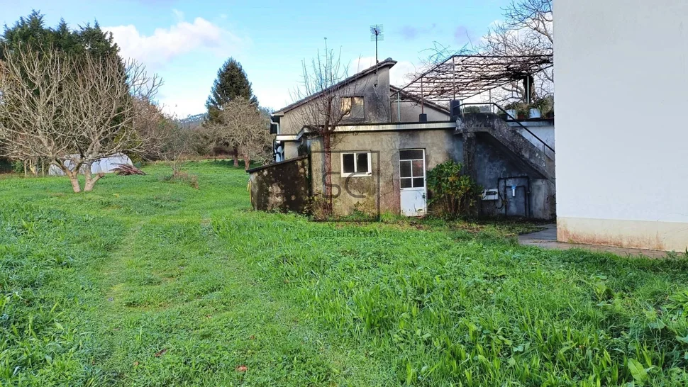 Amplia casa con 6 habitaciones en san sadurniño