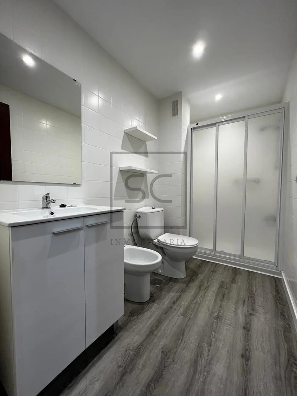 Amplio piso en la zona de ultramar ferrol