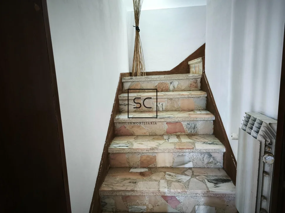 Casa de piedra con garaje y finca en cerdido