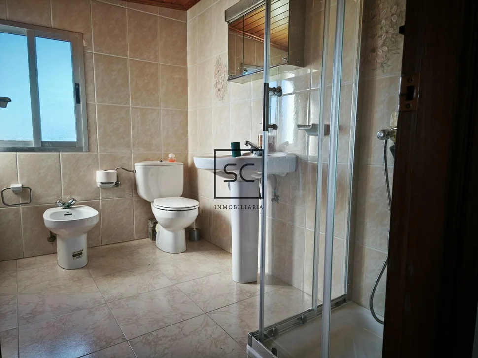 Casa de piedra con garaje y finca en cerdido