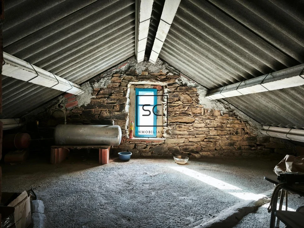 Casa de piedra con garaje y finca en cerdido