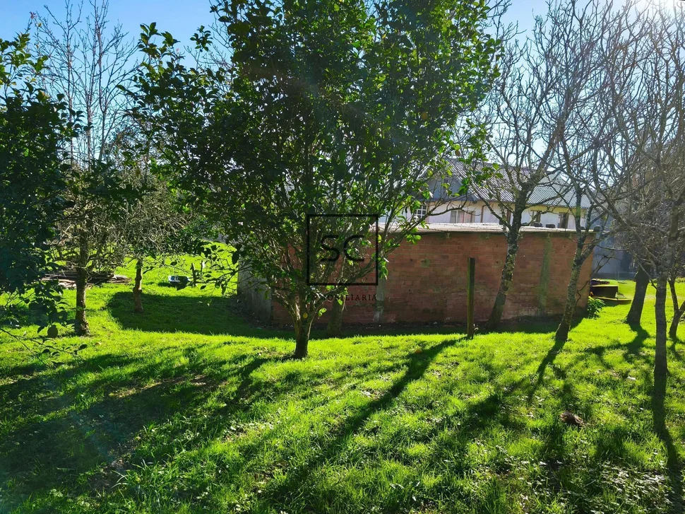 Casa de piedra con garaje y finca en cerdido