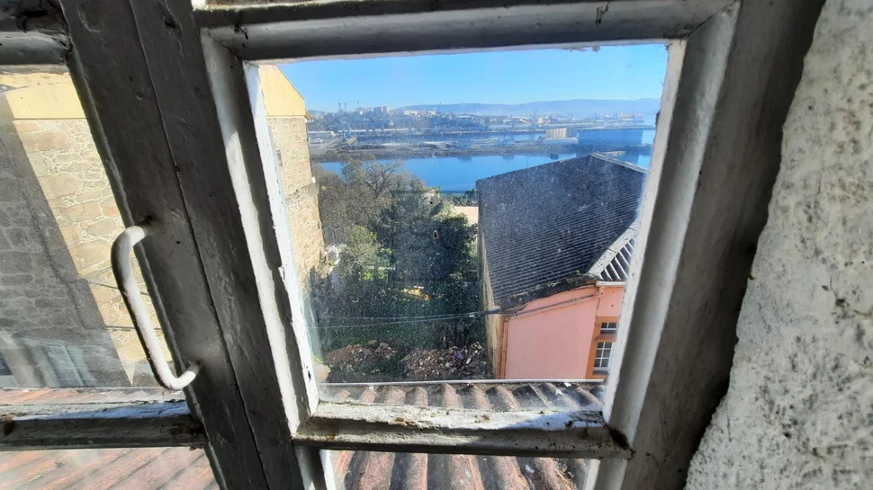 Casa de pueblo para reforma en a graña (ferrol)