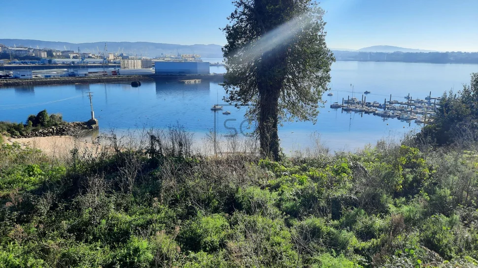 Casa de pueblo para reforma en a graña (ferrol)