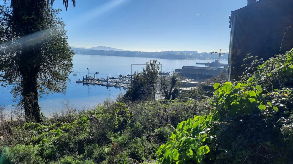 Casa de pueblo para reforma en a graña (ferrol)