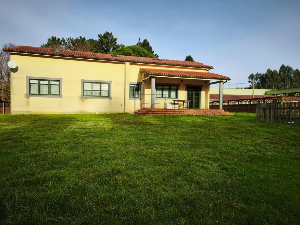Chalet con piscina en maniños-fene