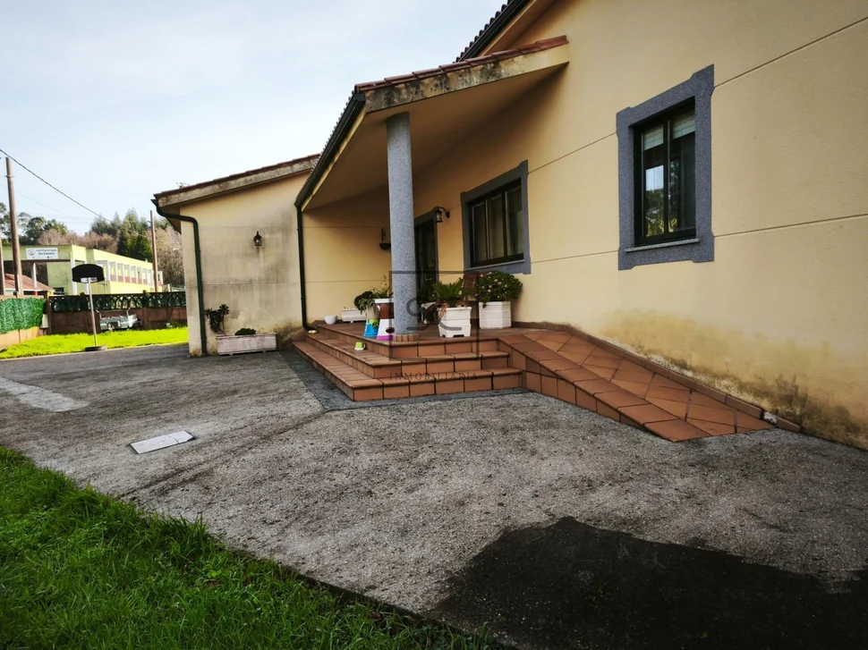 Chalet con piscina en maniños-fene