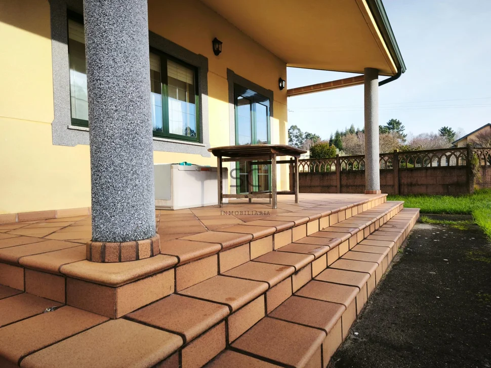 Chalet con piscina en maniños-fene