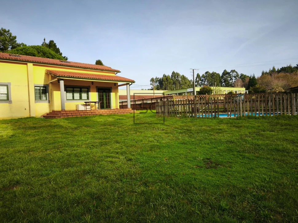 Chalet con piscina en maniños-fene