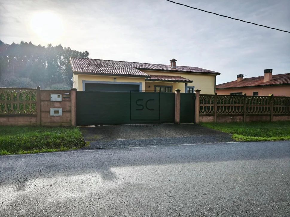 Chalet con piscina en maniños-fene