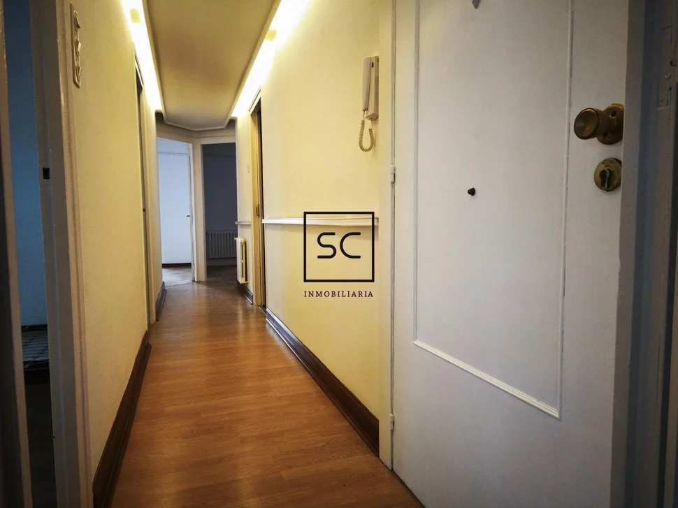 Piso con terraza y galerías en ferrol centro