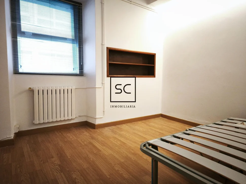 Piso con terraza y galerías en ferrol centro