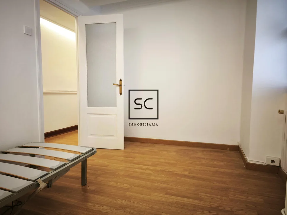 Piso con terraza y galerías en ferrol centro