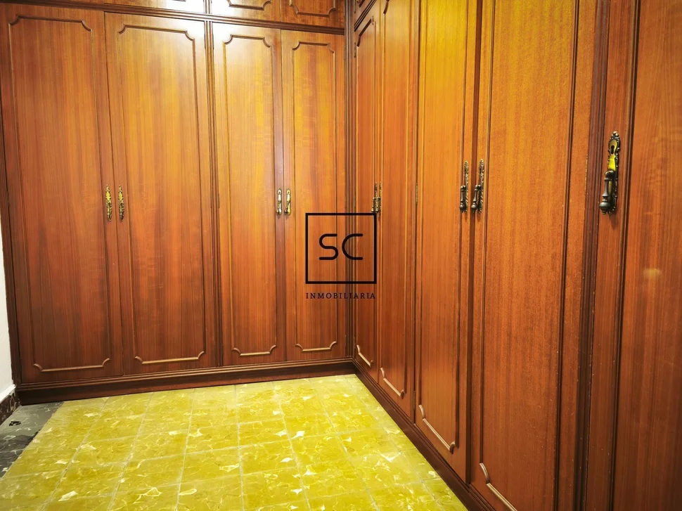 Piso con terraza y galerías en ferrol centro