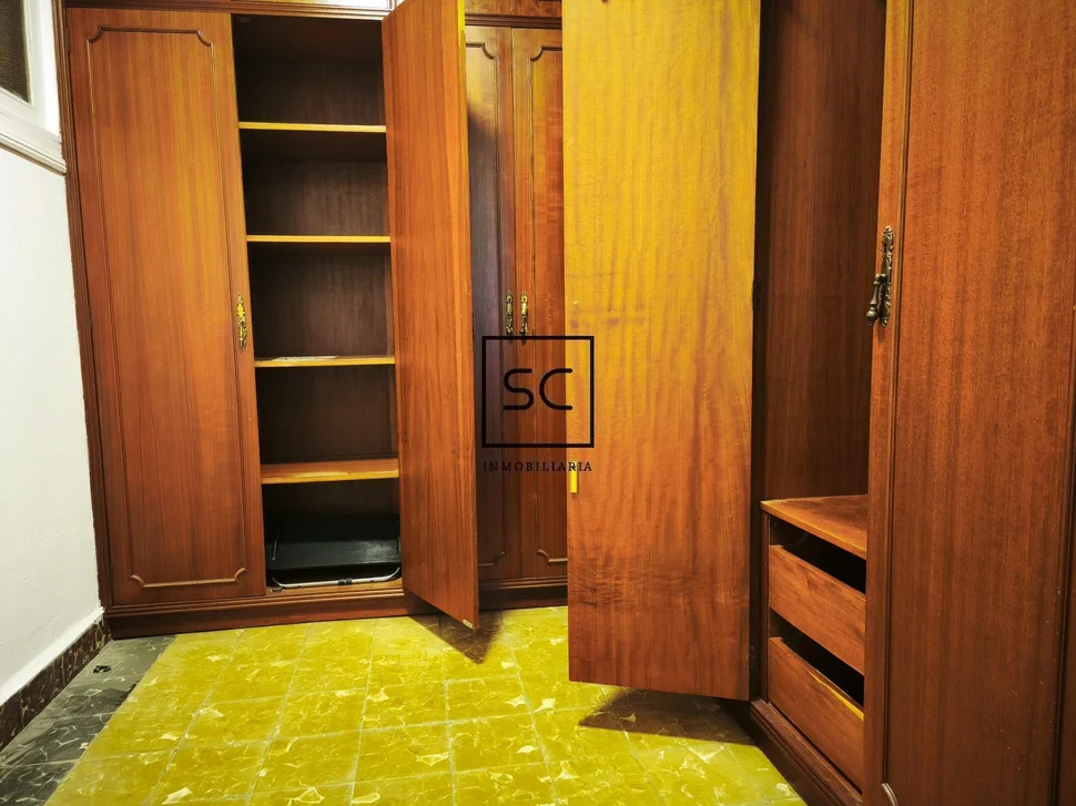 Piso con terraza y galerías en ferrol centro