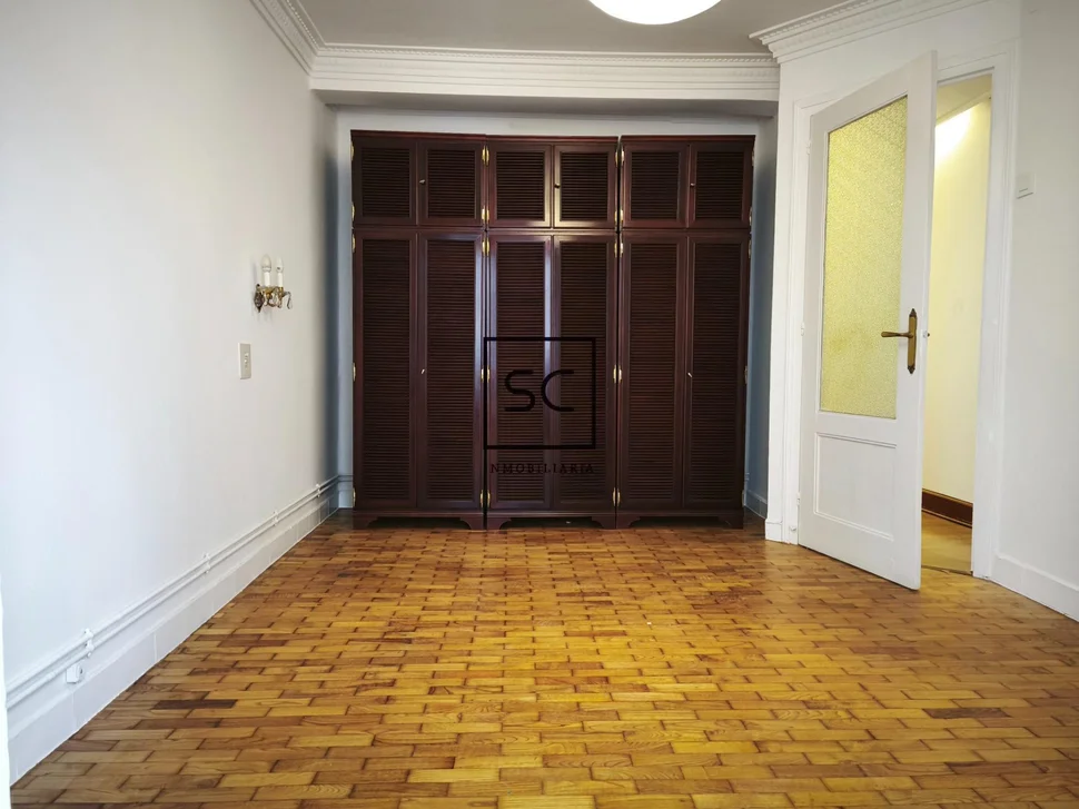 Piso con terraza y galerías en ferrol centro