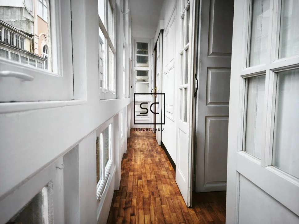 Piso con terraza y galerías en ferrol centro