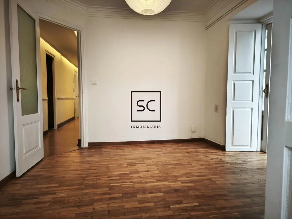 Piso con terraza y galerías en ferrol centro