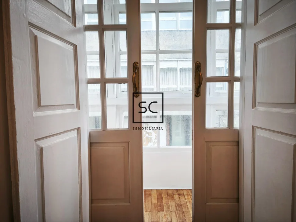 Piso con terraza y galerías en ferrol centro