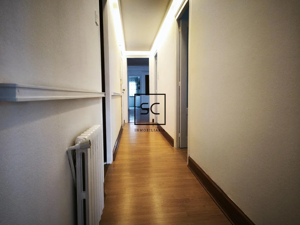 Piso con terraza y galerías en ferrol centro