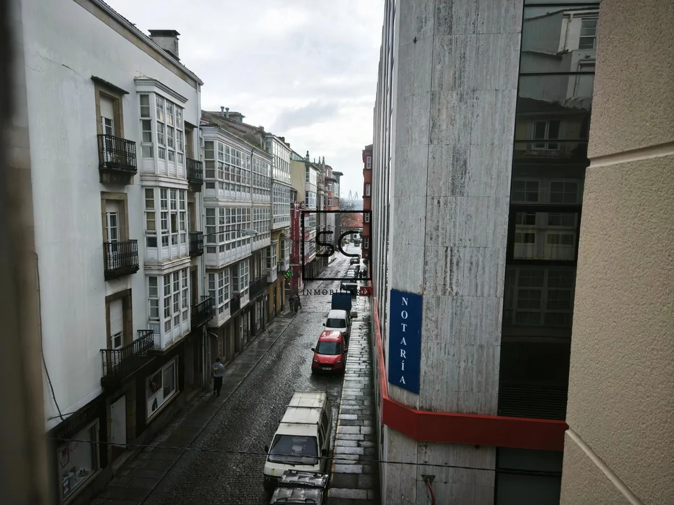 Piso con terraza y galerías en ferrol centro