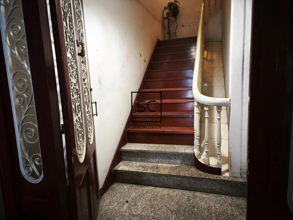 Piso con terraza y galerías en ferrol centro