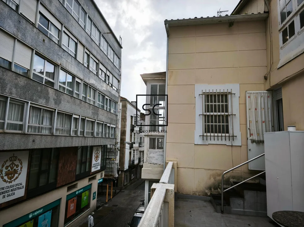 Piso con terraza y galerías en ferrol centro