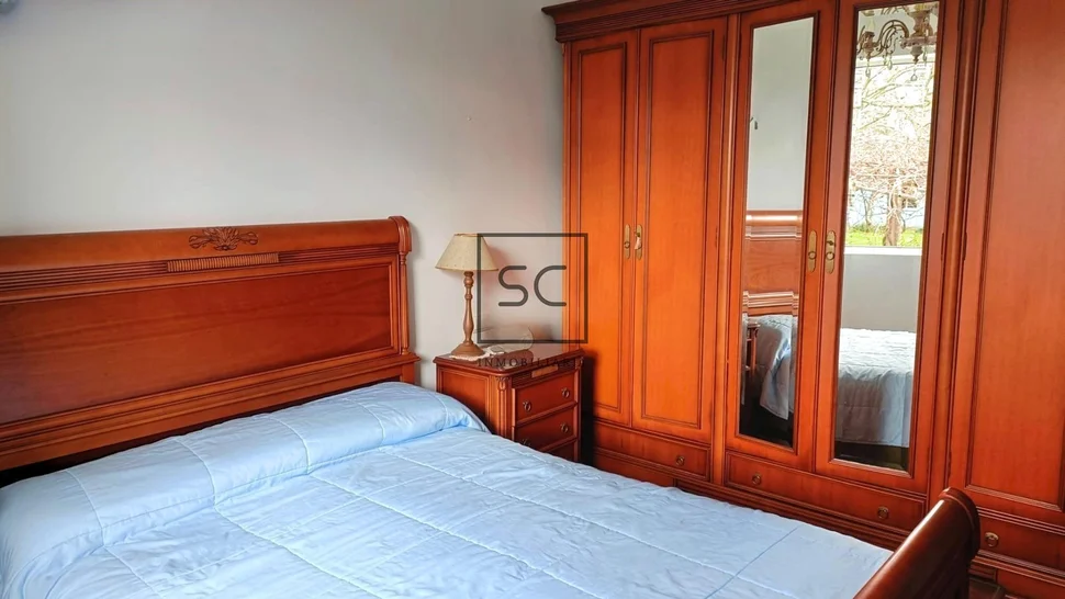 Luminosa casa con 9 habitaciones en o feal-xuvia, narón