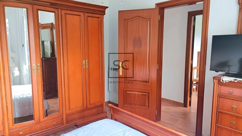 Luminosa casa con 9 habitaciones en o feal-xuvia, narón