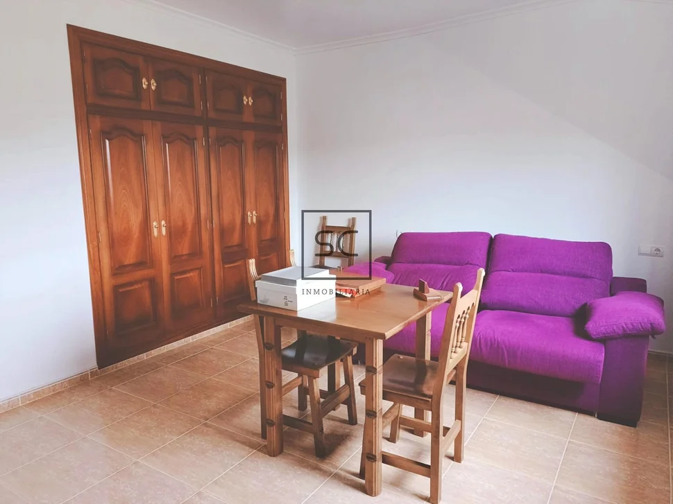 Luminosa casa con 9 habitaciones en o feal-xuvia, narón