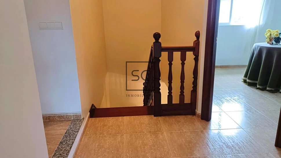 Luminosa casa con 9 habitaciones en o feal-xuvia, narón